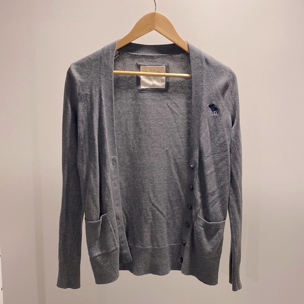 Abercrombie & Fitch grey cardigan